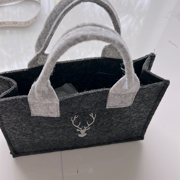 NEW! ANTHROPOLOGIE Filztasche Geschenktasche gray felt mini tote deer - Picture 8 of 14